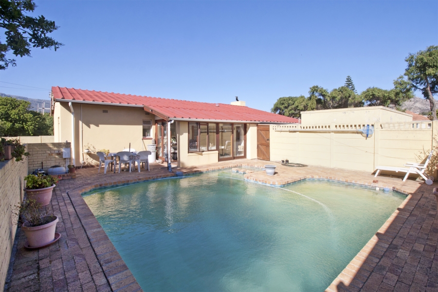 4 Bedroom Property for Sale in Sun Valley Western Cape